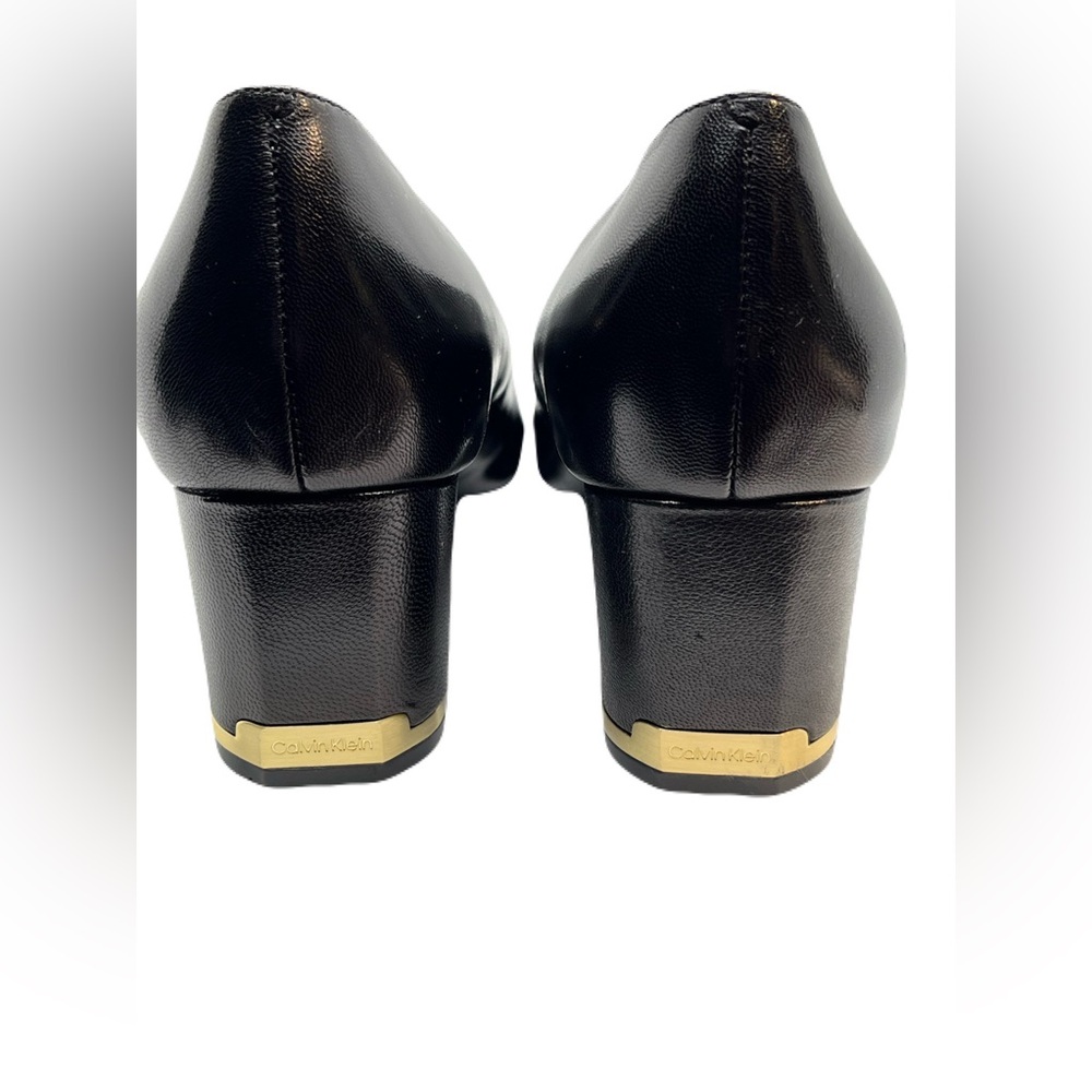 Basic Black Calvin Klein Pumps with Insole Signature and Gold Toned Plating. - Picture 2 of 10